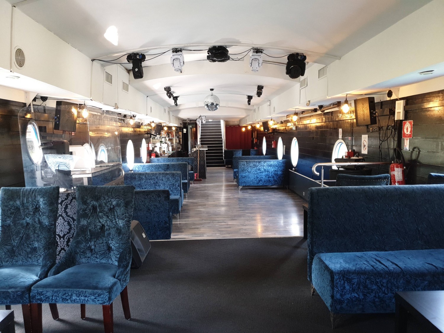 slider 9 Bateau Restaurant Ef Erp 163 Pax Toutes Activites Sur 2 Niveaux